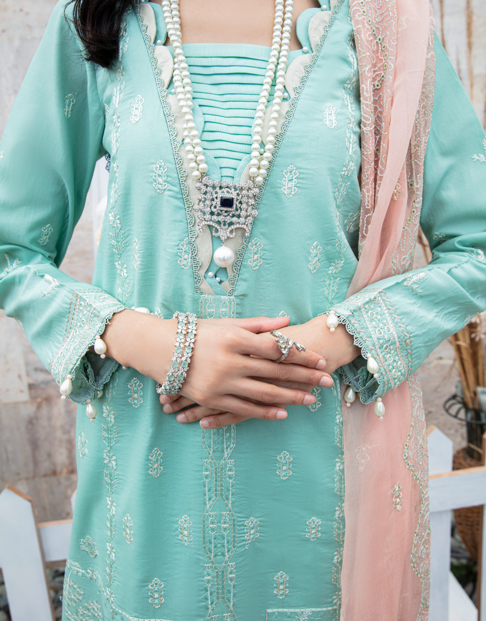3PC Embroidered Lawn D 04